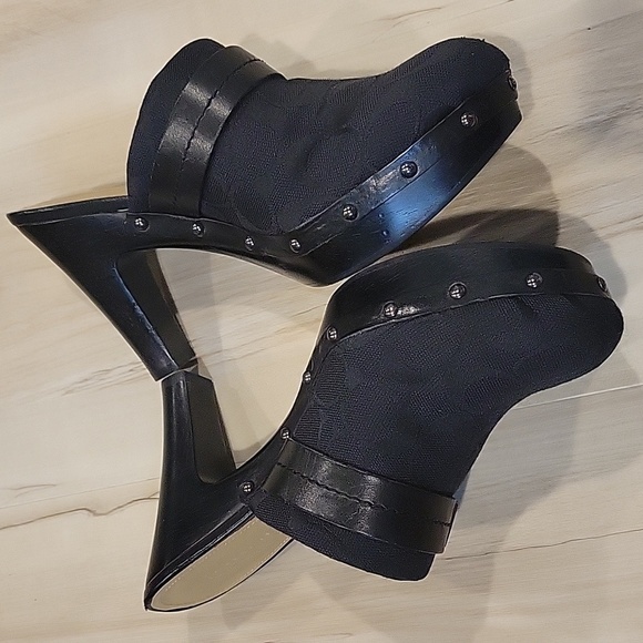 COACH Black Ivy C Signature Logo Fabric Clogs Mules Wooden Heels 7. - Picture 5 of 10